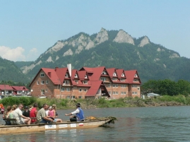Rowing down the river that separates Slovakia from Poland